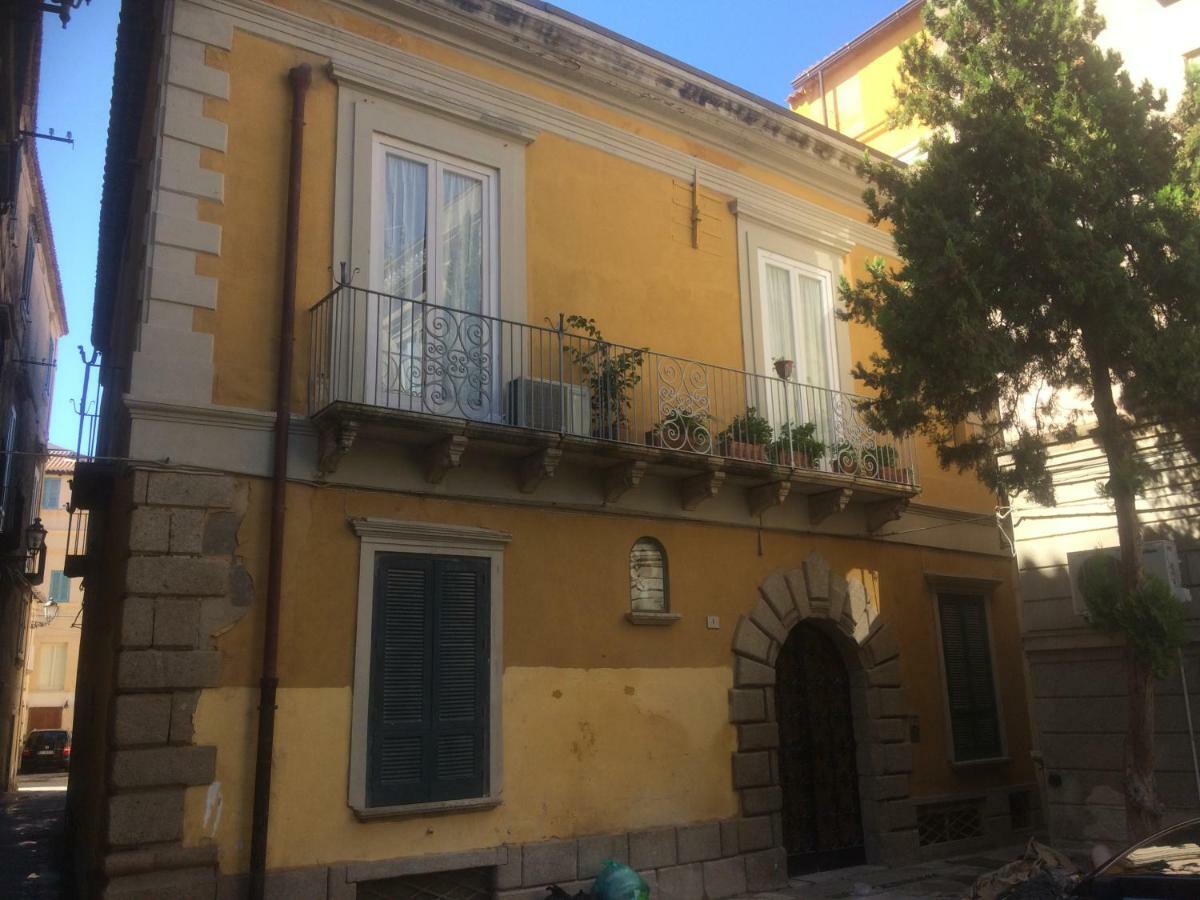 Апартаменты Casa Elide Centro Storico Тропея Экстерьер фото